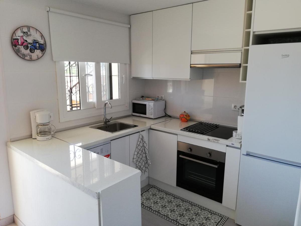 Estupendo Apartamento En Muy Buena Zona Lejlighed L' Escala Eksteriør billede